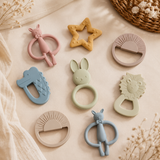 Pack 3 Mordedores Sensoriales: Estimulación Temprana y alivio en la salida de los dientes + Babero de Regalo